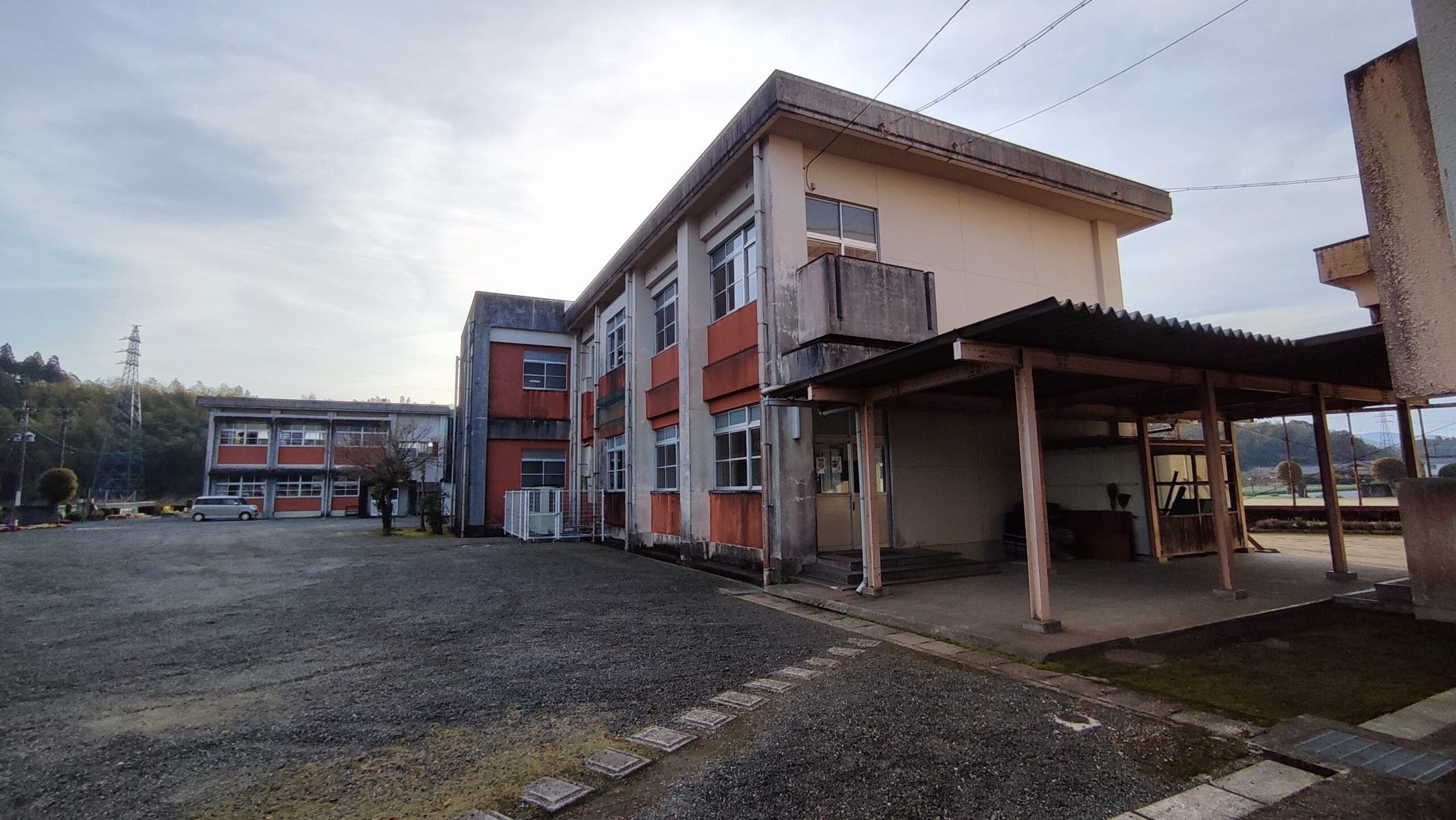 流水（りゅうすい）小学校