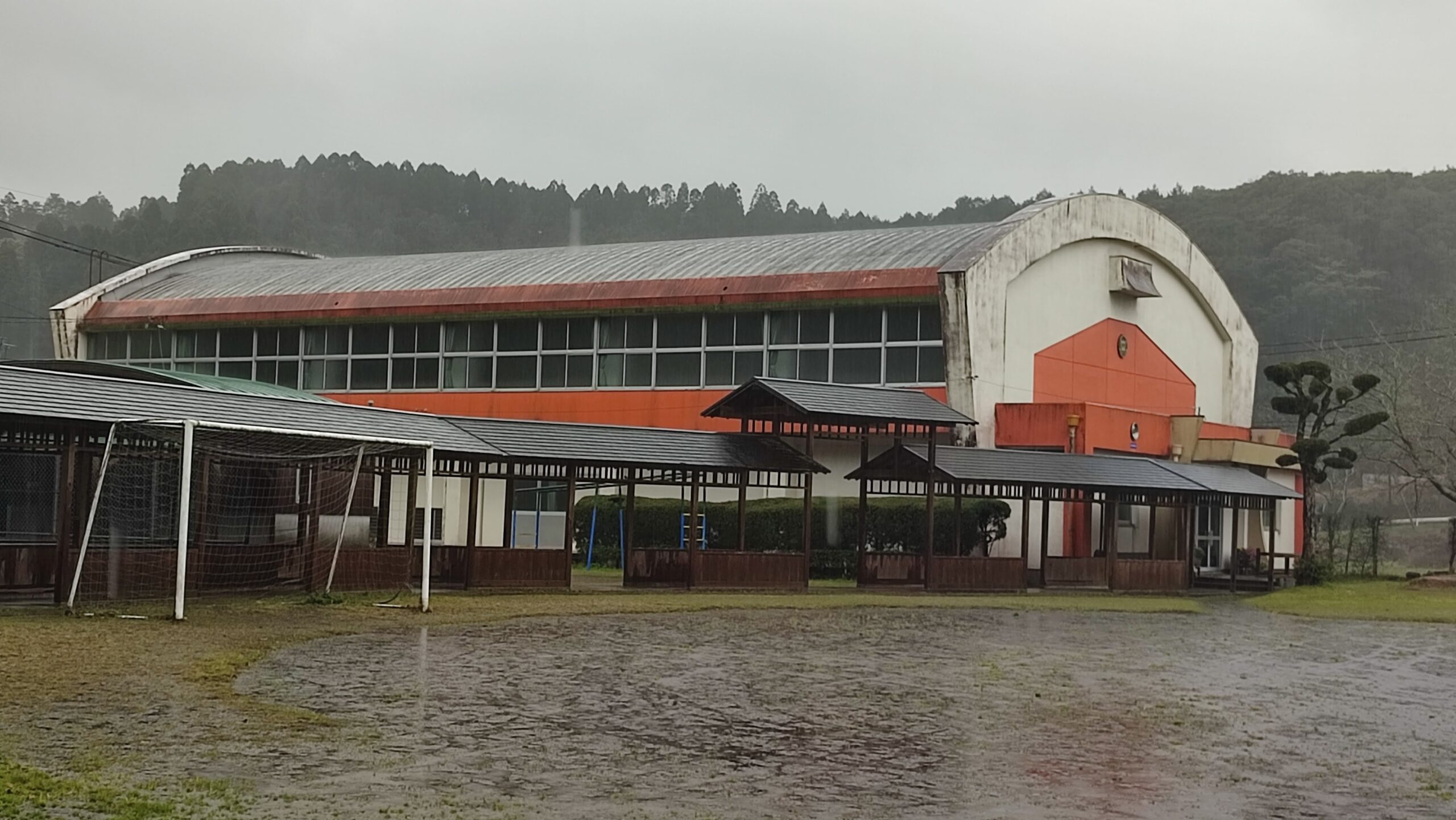 内山田小学校の体育館