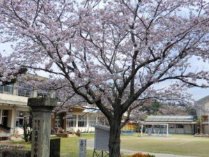 長屋小学校の校歌