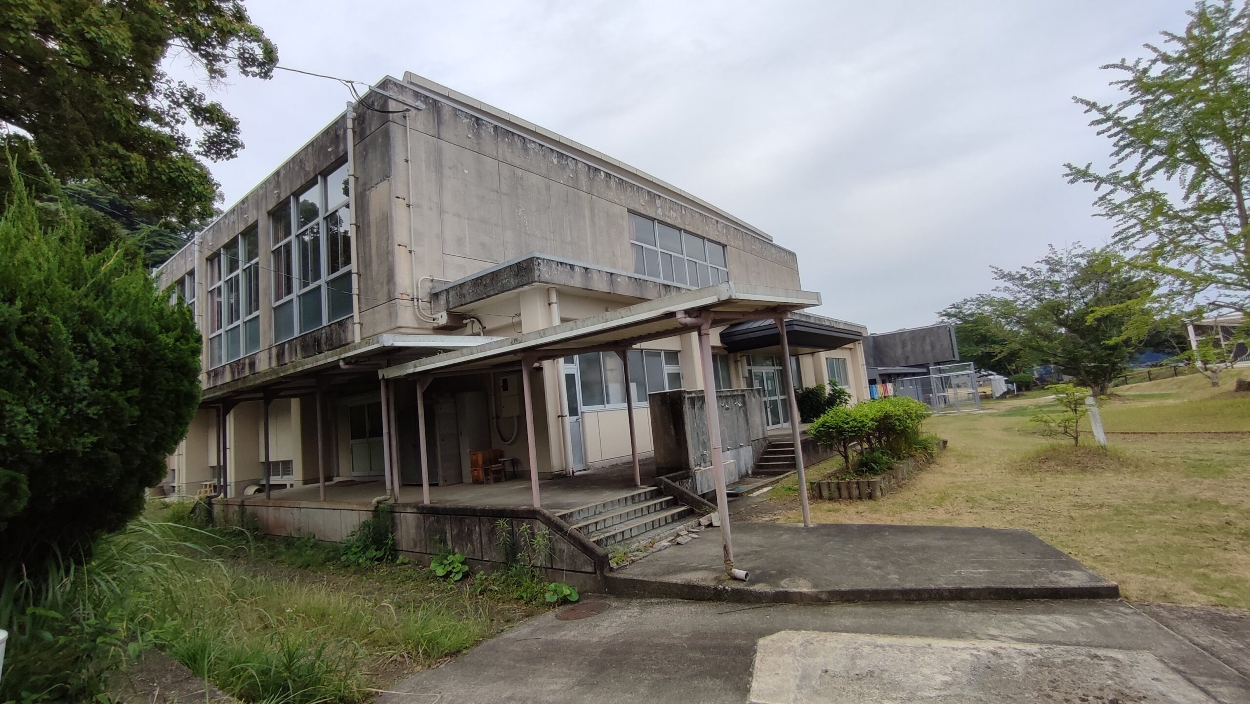 赤崎（あかさき）小学校跡の史跡