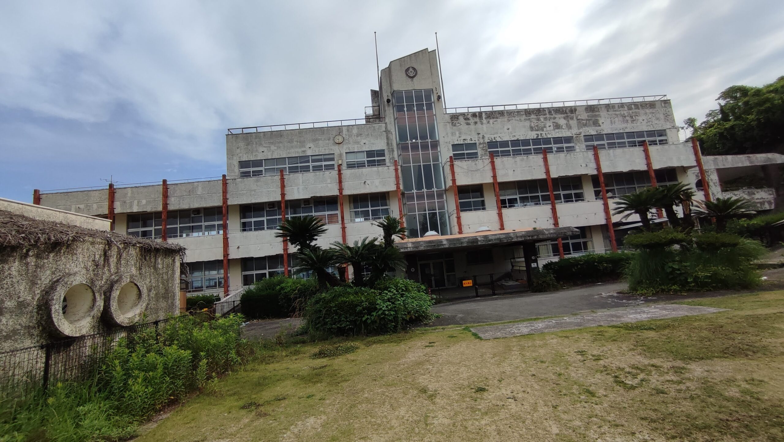 赤崎（あかさき）小学校跡の史跡