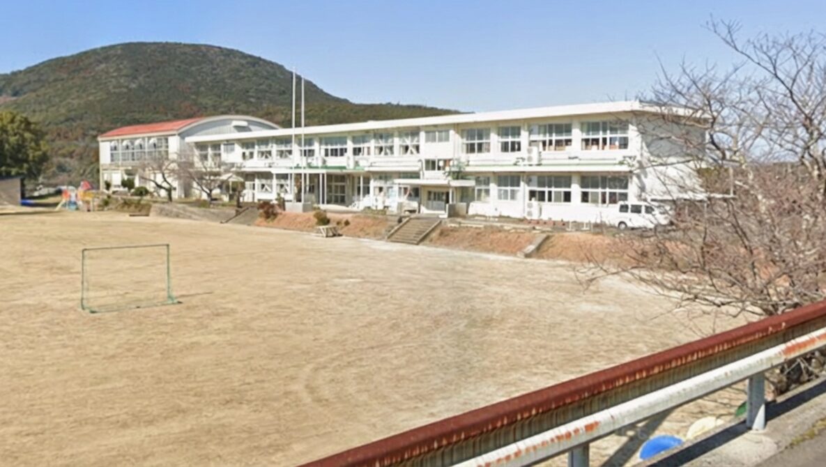雲仙市立千々石第二小学校の校舎