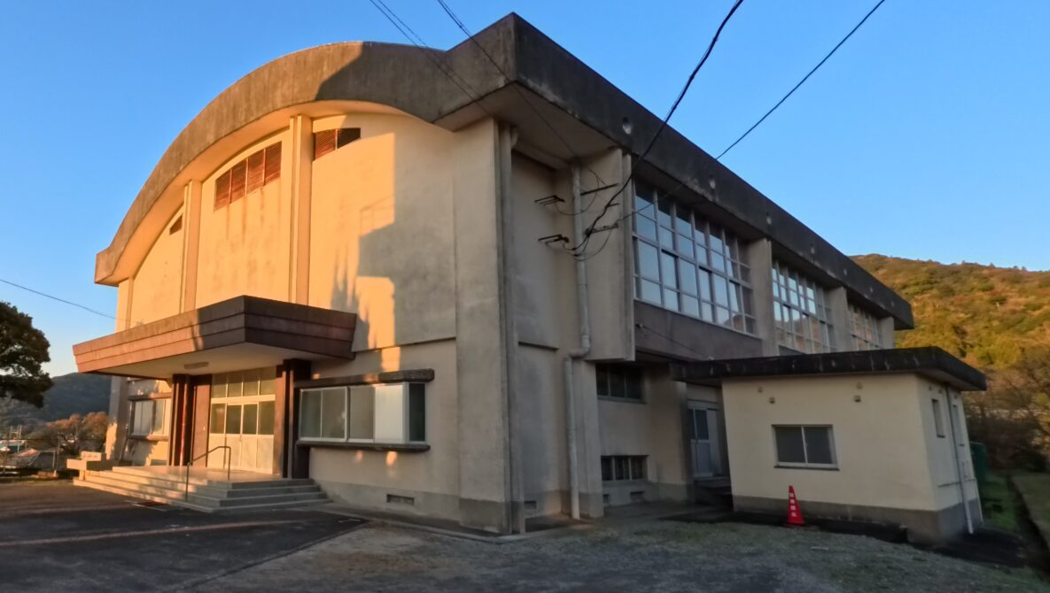 いちき串木野市立羽島中学校の校舎