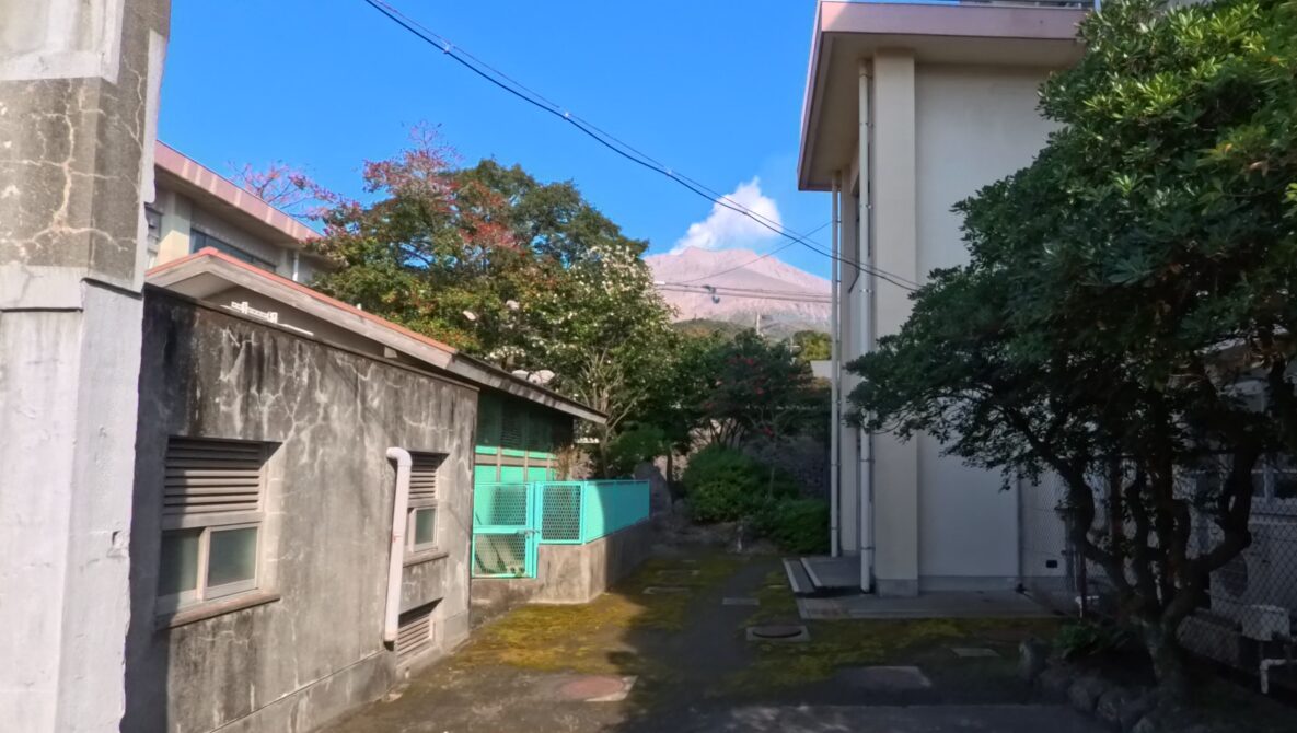 鹿児島市立東桜島小学校の校舎