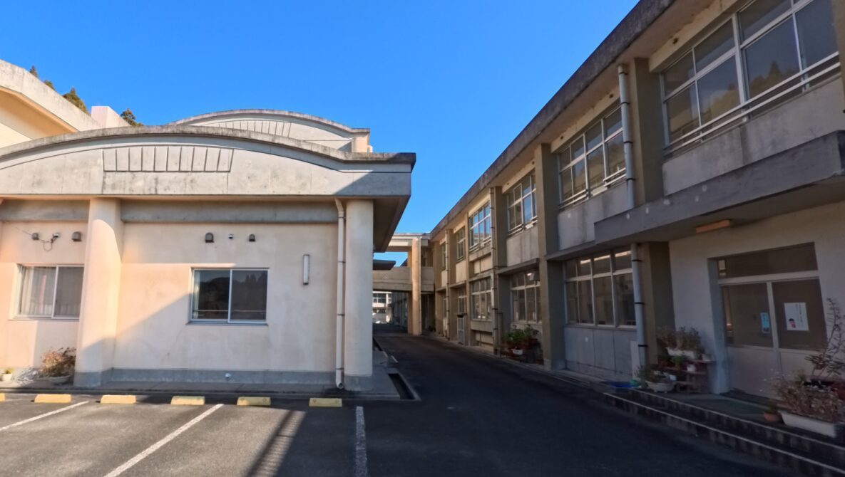 南九州市立清水小学校の校舎