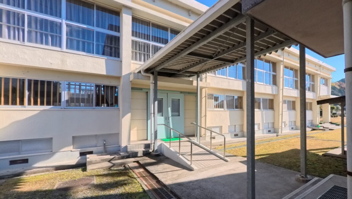 南九州市立清水小学校の校舎