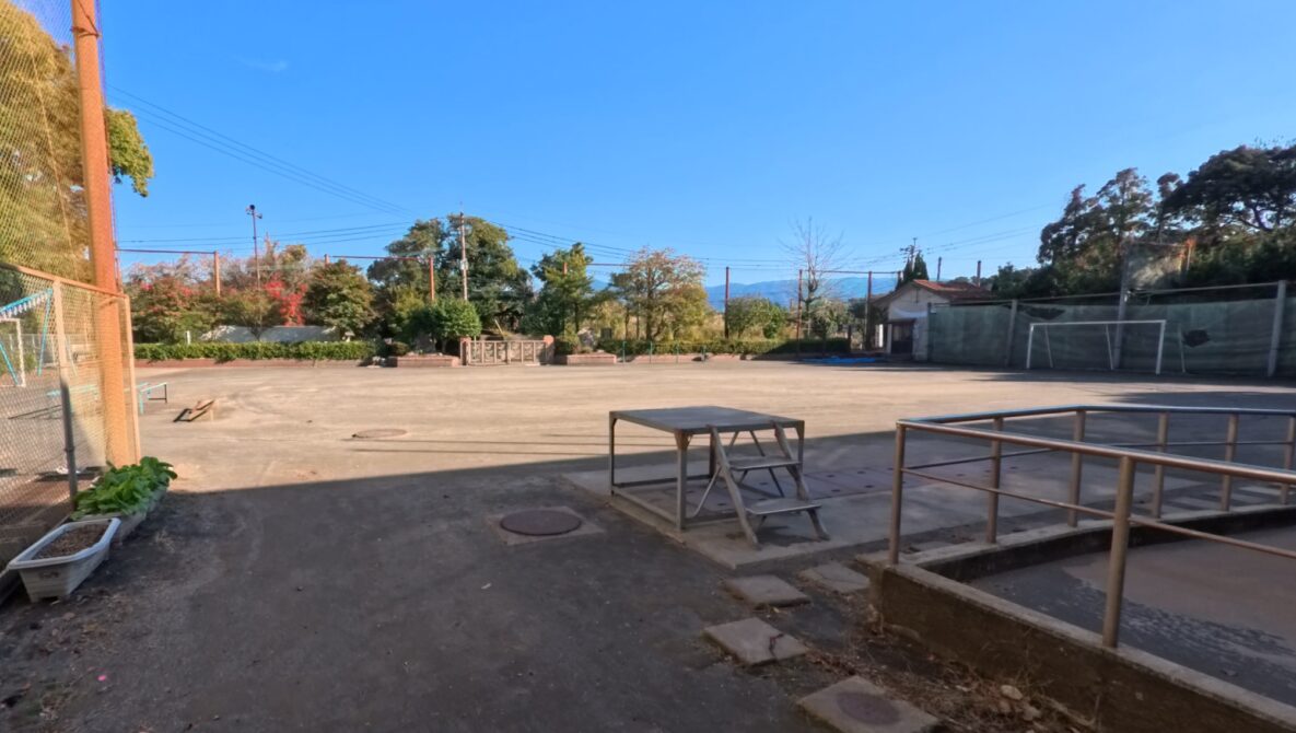 鹿児島市立黒神中学校の校舎