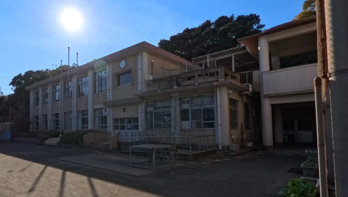 鹿児島市立黒神中学校の校舎