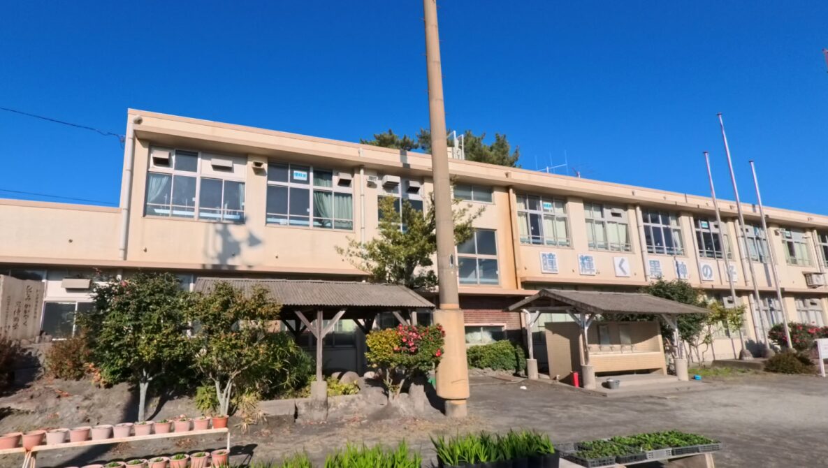 鹿児島市立黒神小学校の校舎