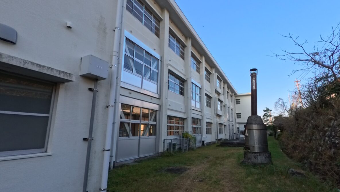 いちき串木野市立串木野西中学校の校舎