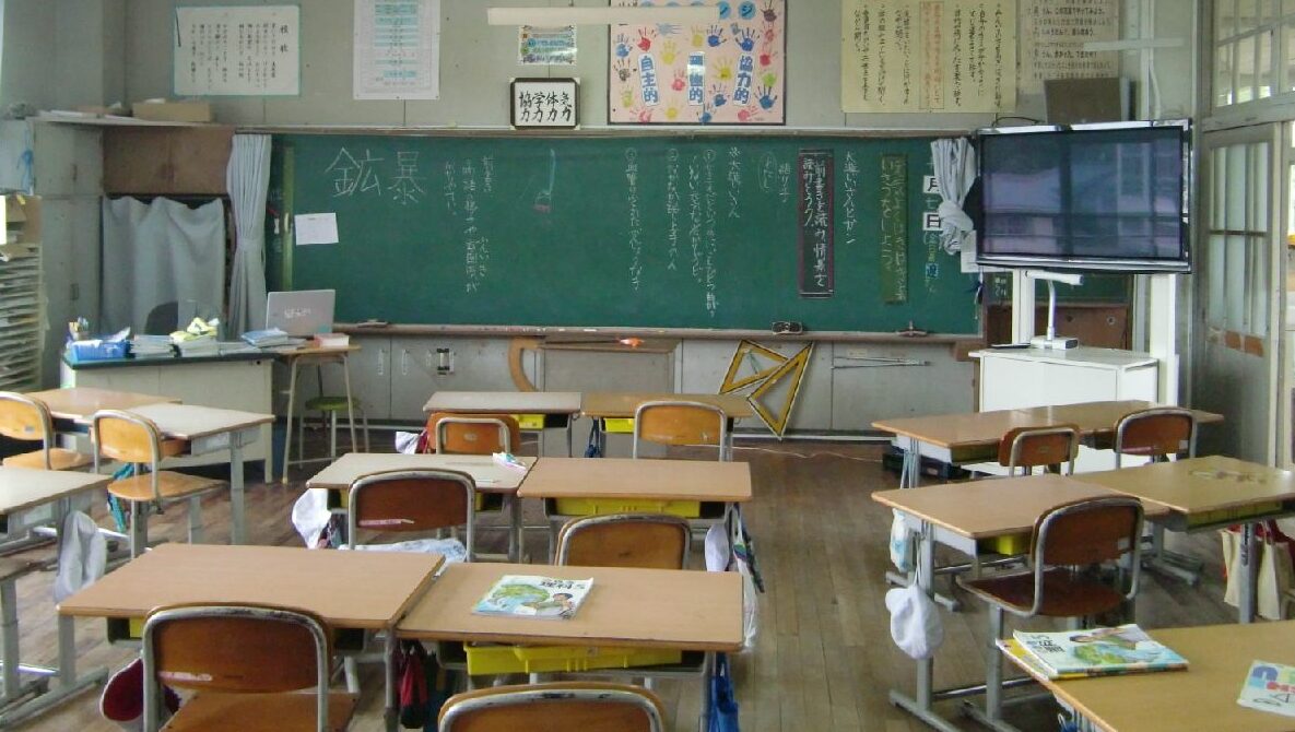 桜洲小学校の校舎