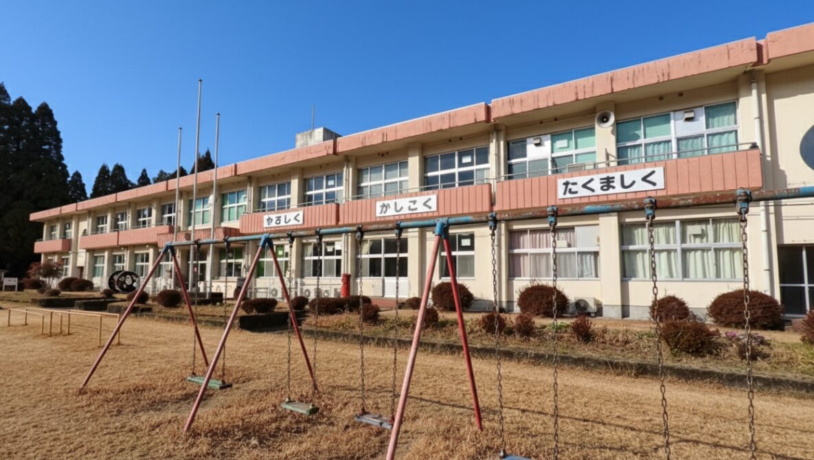 霧島市立佐々木小学校の校舎