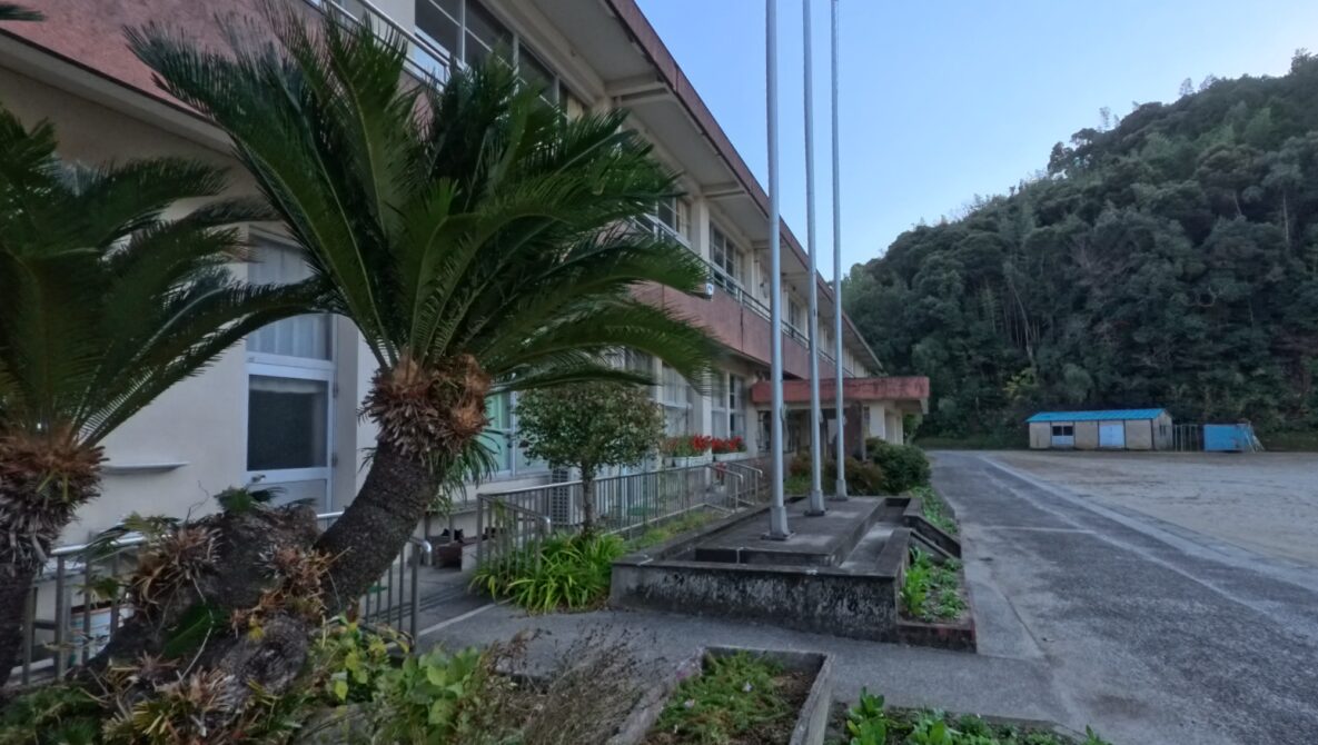 いちき串木野市立生冠中学校の校舎