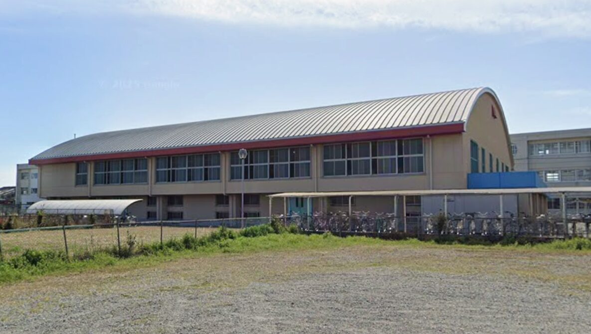 みやま市立瀬高中学校の校舎