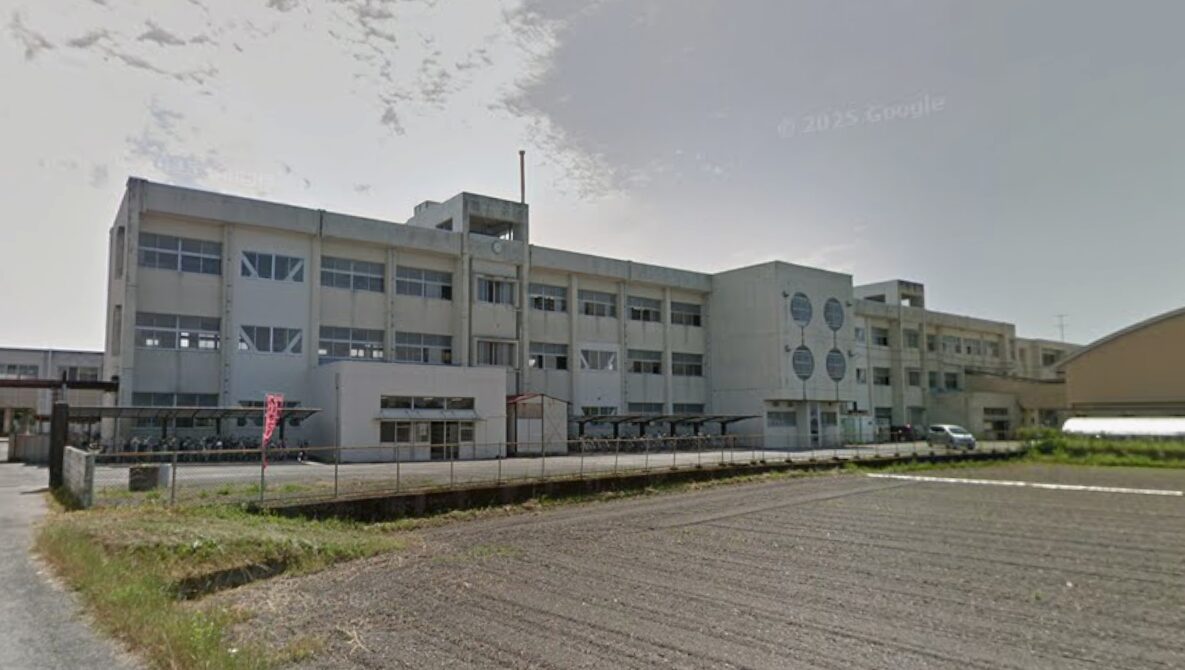 みやま市立瀬高中学校の校舎