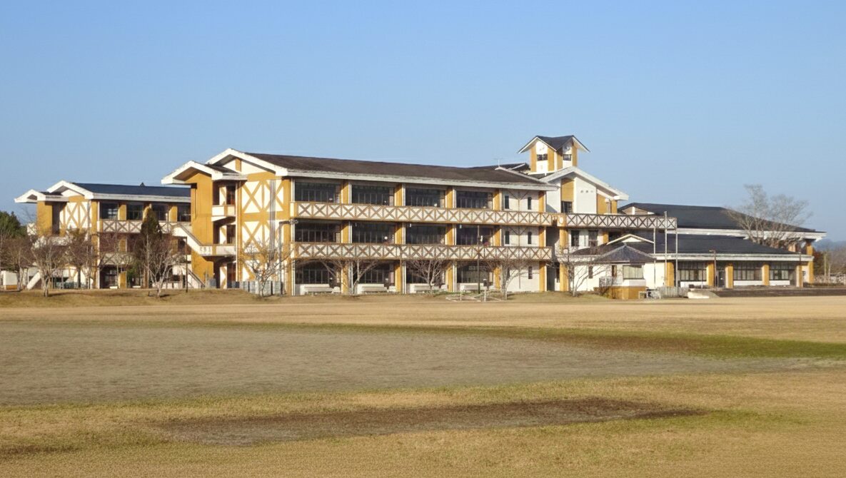 高原町立高原中学校の校舎