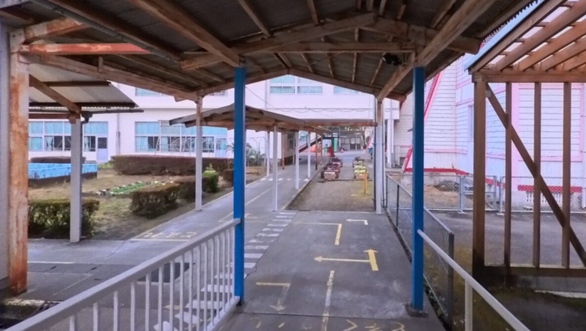 高原町立高原小学校の校舎