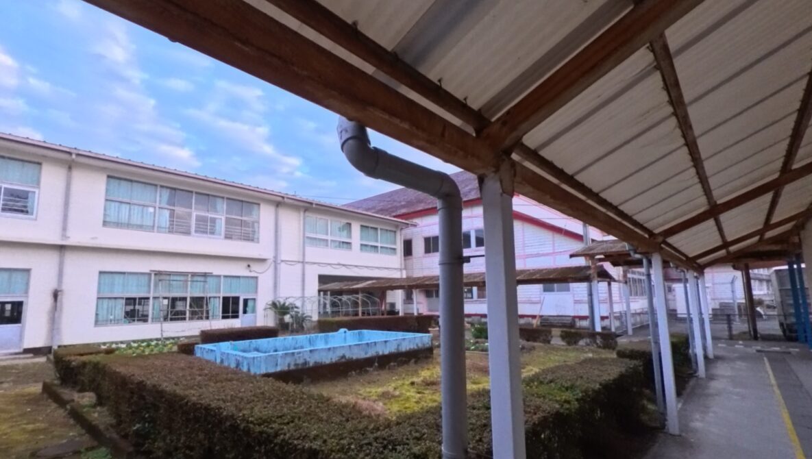 高原町立高原小学校の校舎