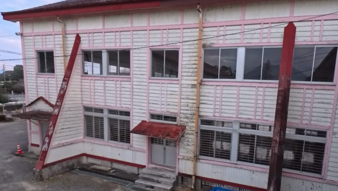 高原町立高原小学校の校舎