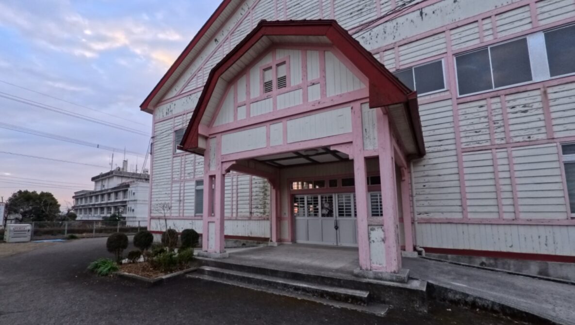 高原町立高原小学校の校舎