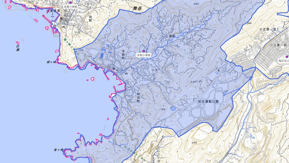 手熊（てぐま）小学校がある場所