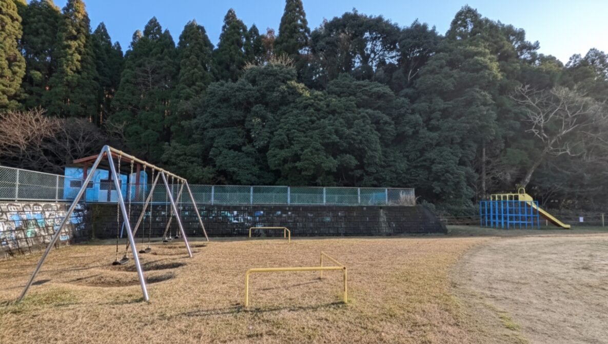 鹿屋市立鶴峰小学校の校舎