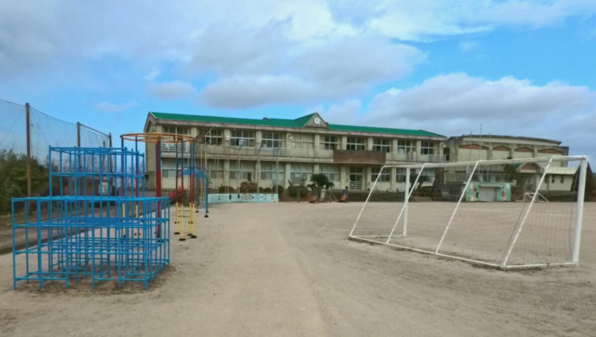 平戸市立根獅子小学校の校舎