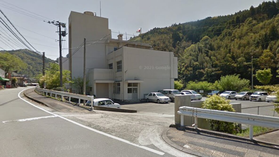 八女市立笠原小学校の校舎