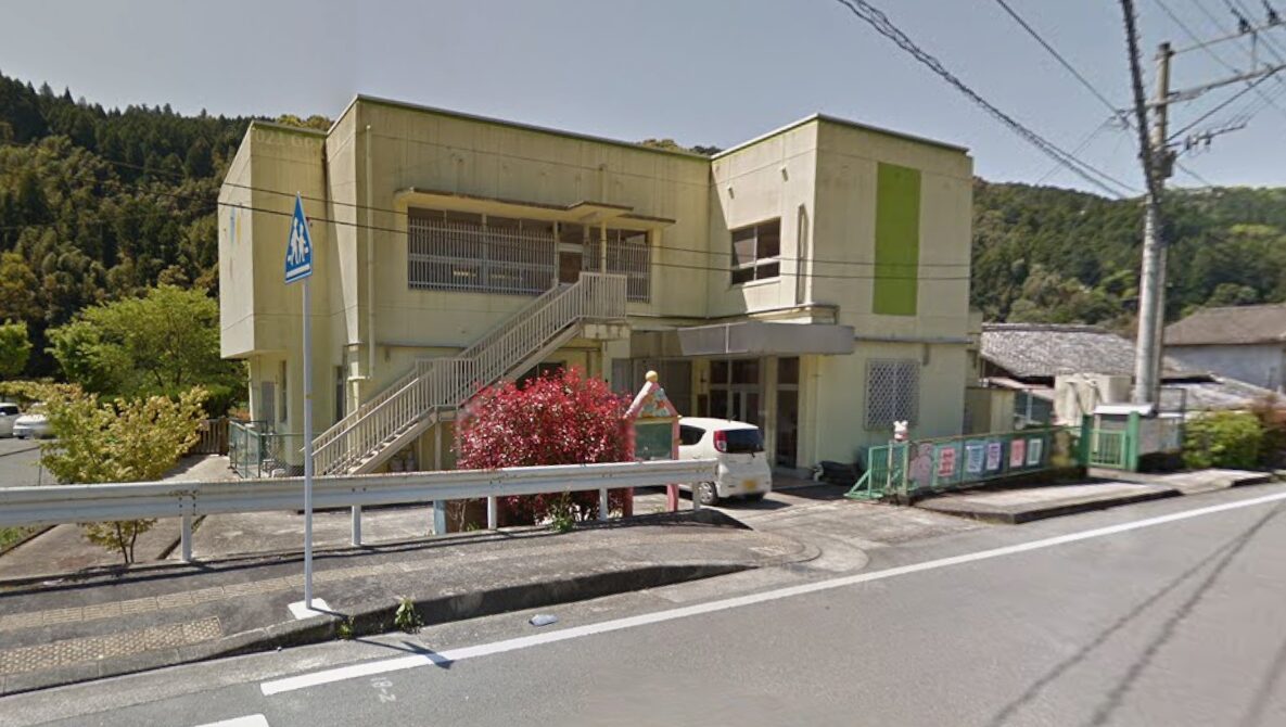 八女市立笠原小学校の校舎