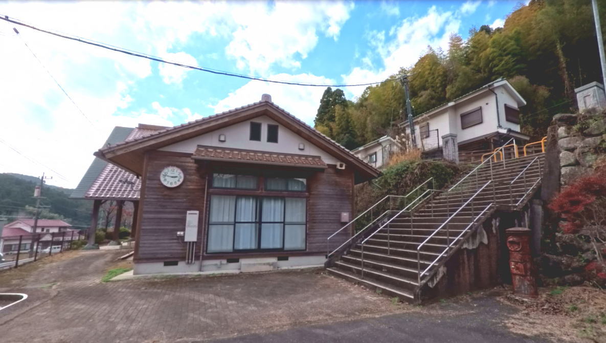 星野村立椋谷小学校の校舎