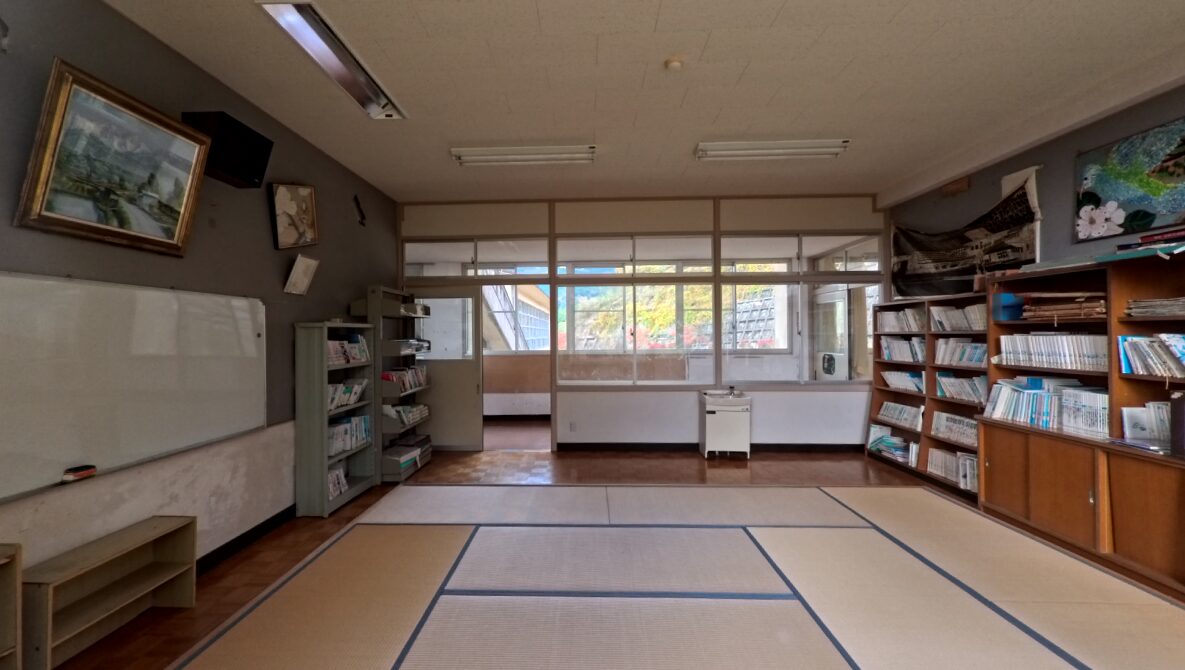 上陽町立下横山小学校の校舎