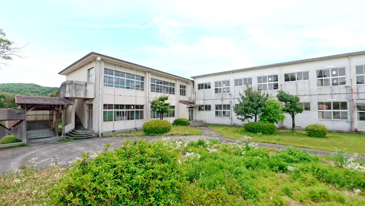 霧島市立三体小学校の校舎