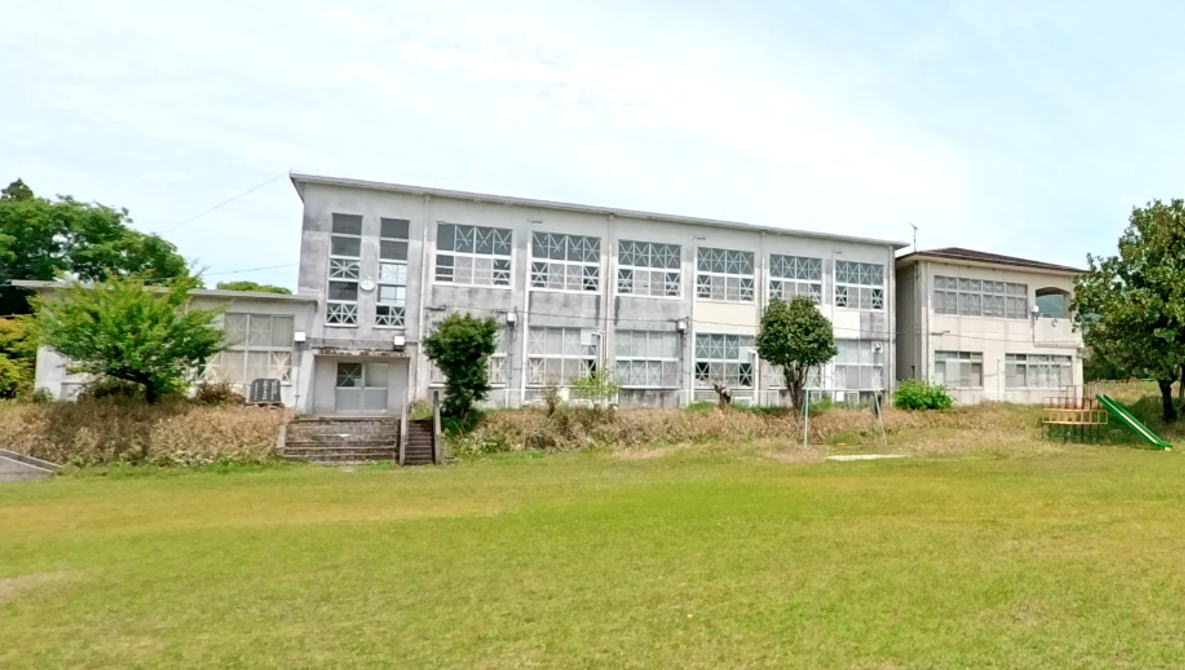 霧島市立三体小学校の校舎