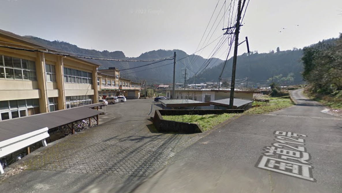 大山中学校 [旧校地] の校舎