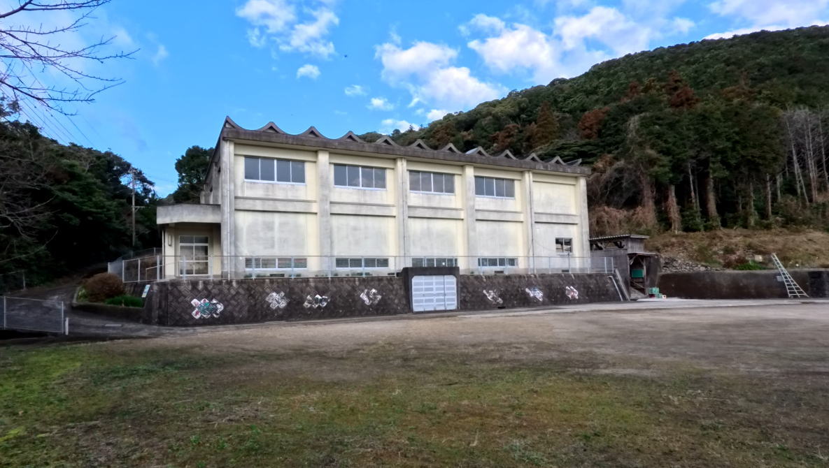 平戸市立中野小学校古江分校の校舎