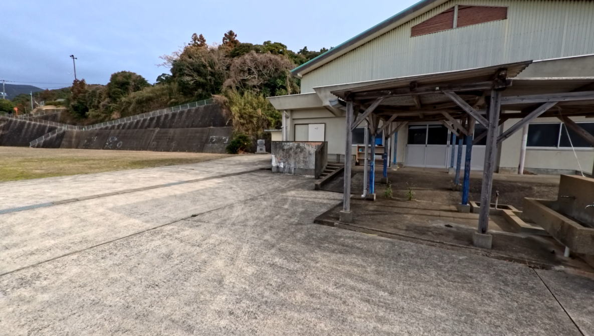 平戸市立宝亀小学校の校舎