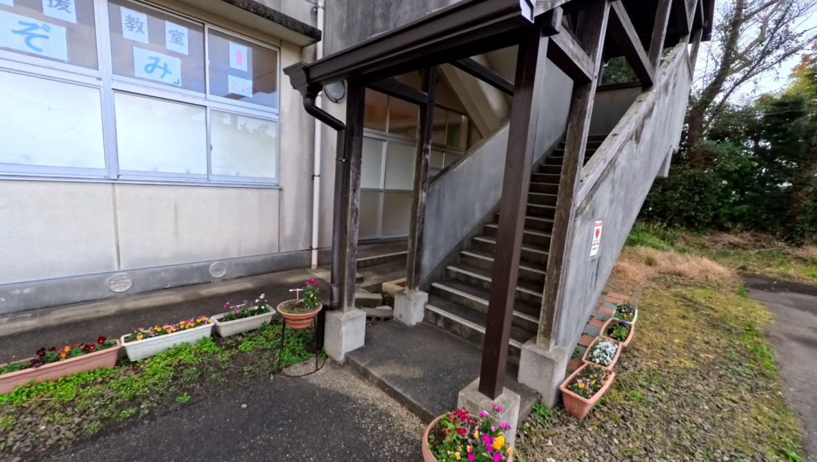 平戸市立宝亀小学校の校舎