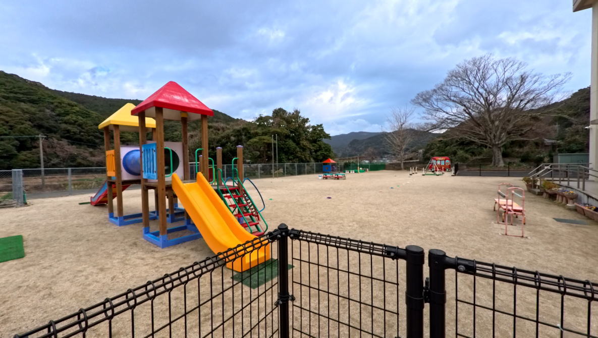 平戸市立中津良小学校の校舎