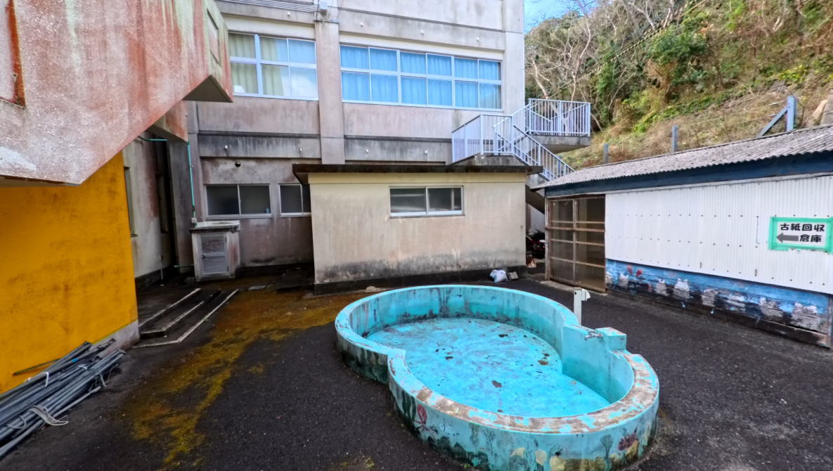 平戸市立野子中学校の校舎