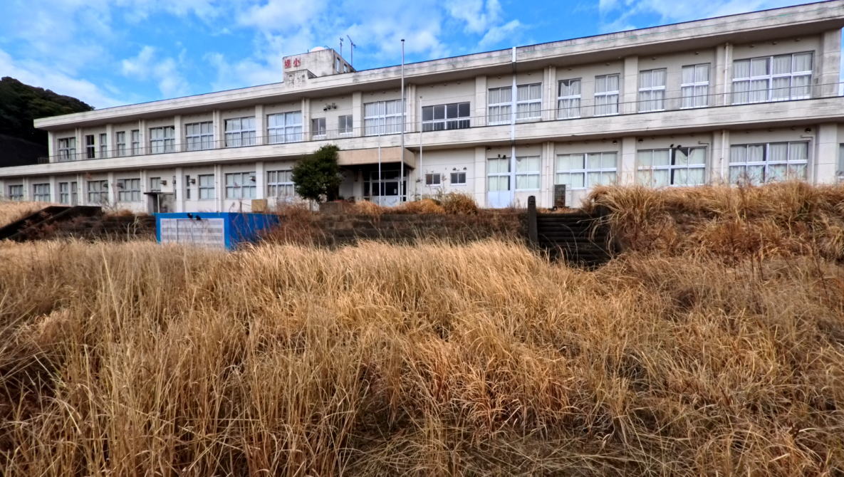 平戸市立堤小学校の校舎