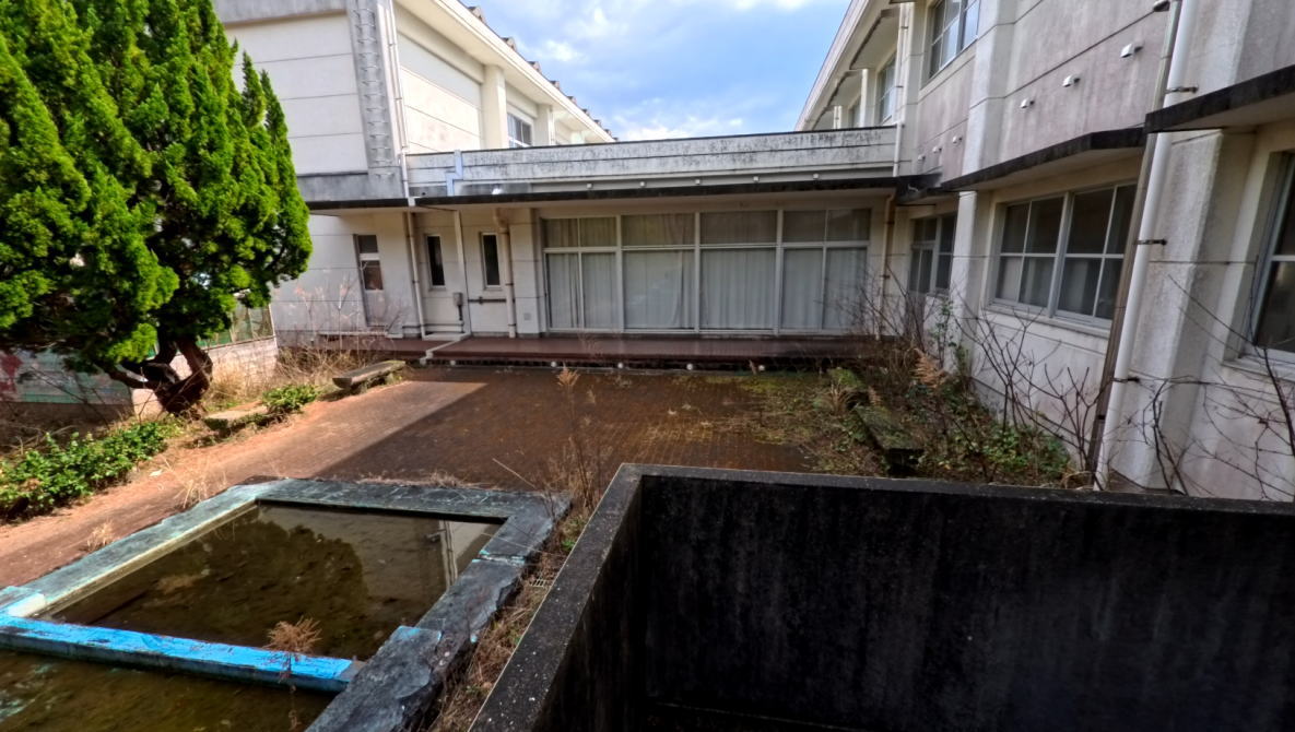 平戸市立堤小学校の校舎