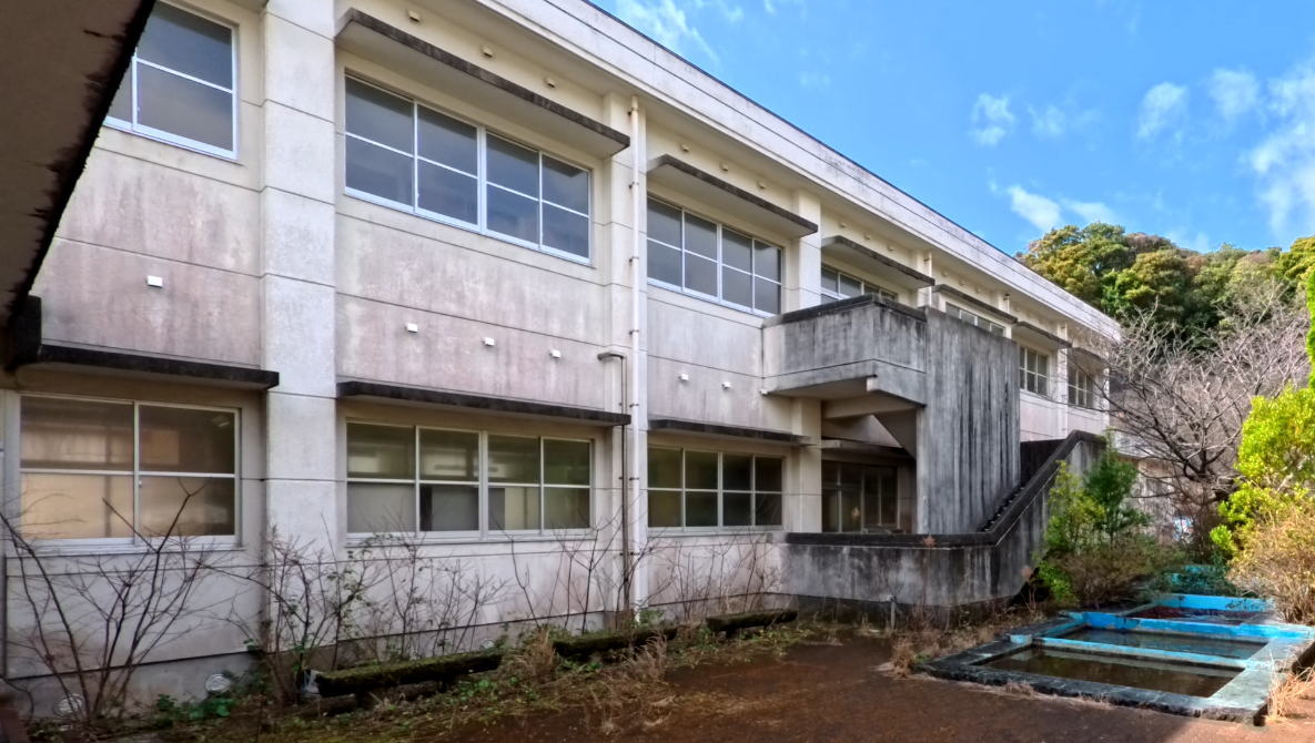 平戸市立堤小学校の校舎