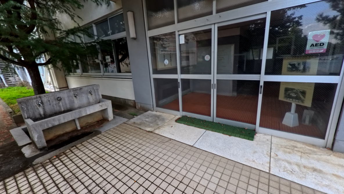 佐世保市立庵浦小学校の校舎