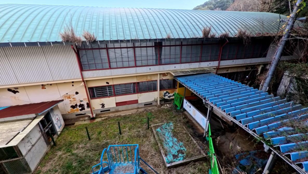 佐世保市立庵浦小学校の校舎