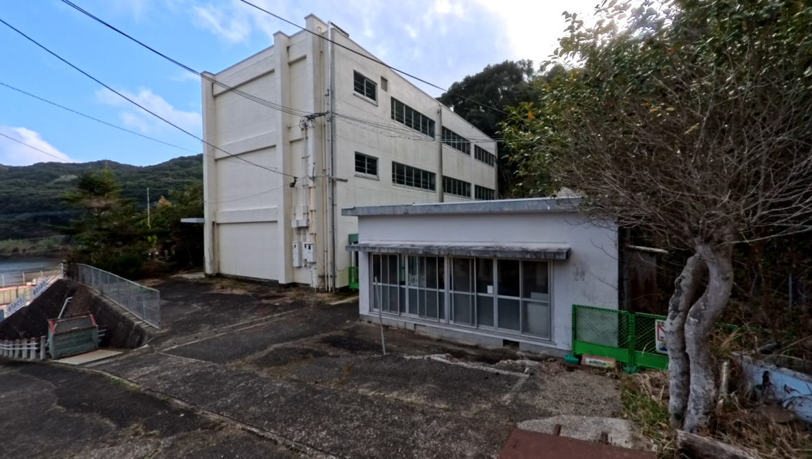 佐世保市立庵浦小学校の校舎