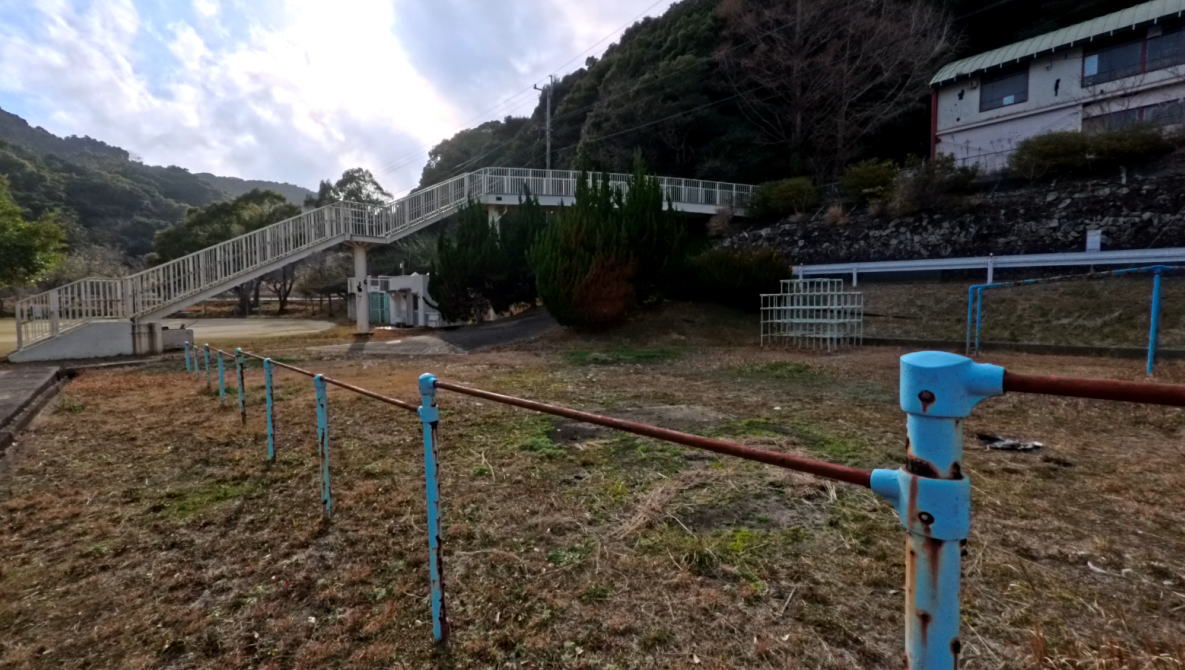 佐世保市立庵浦小学校の校舎