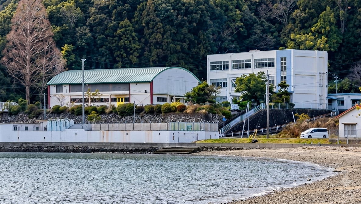 佐世保市立庵浦小学校の校舎