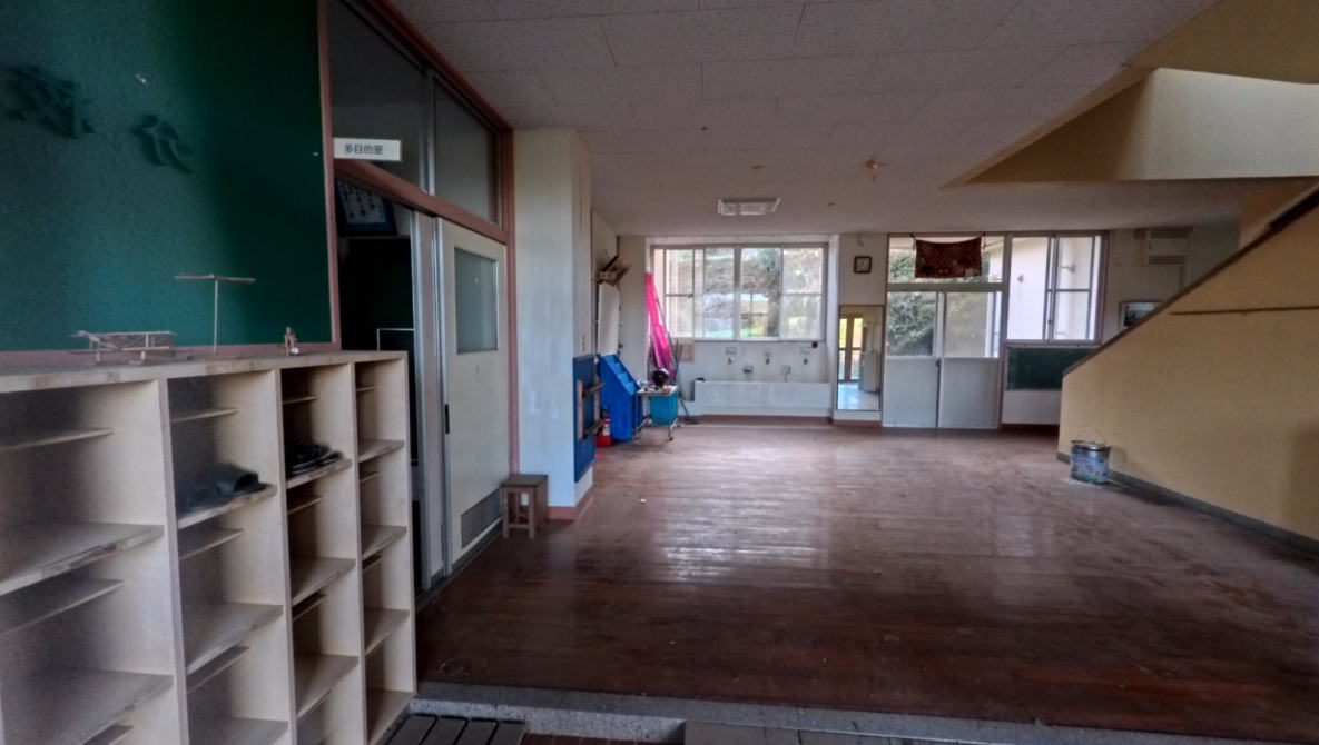 西海市立幸物分校学校の校舎