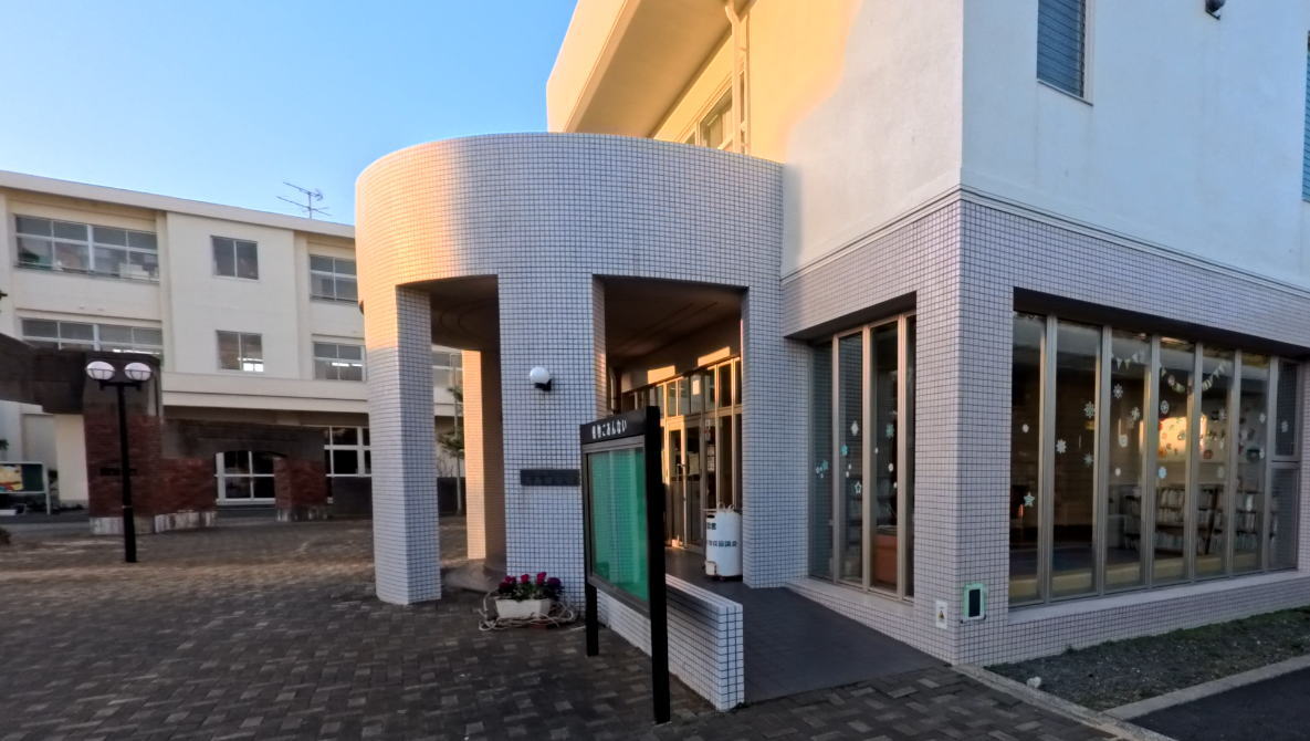 西海市立大島東小学校の校舎