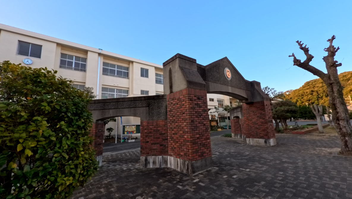 西海市立大島東小学校の校舎